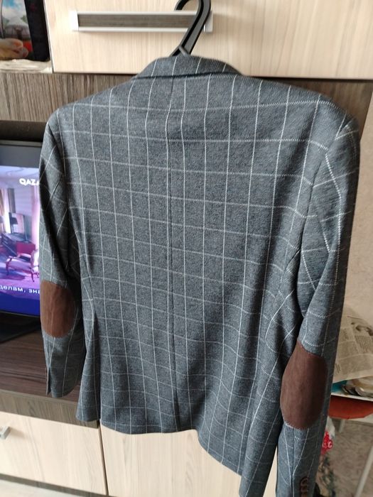 Продаются Пиджак  и рубашка