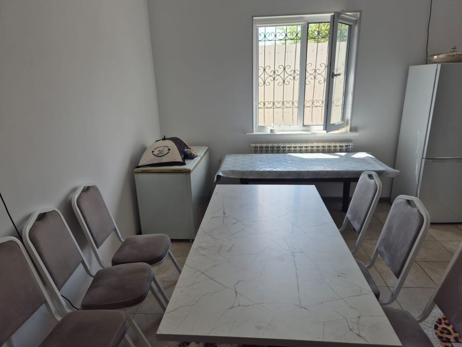 Стол 6 шт стульясымен сатылады