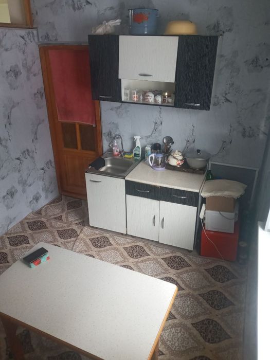 Sotiladi aranchada 4 xonali nejloy magaziniyam bor invistitsiya un zor