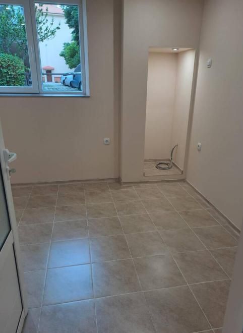 Дава се под наем Магазин в Пловдив, Каменица 1 - 55 кв.м за 350 € - Снимка #3