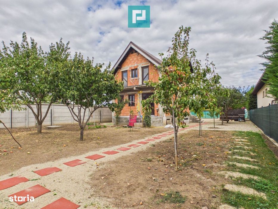 Casă la roșu D+P+M cu teren de 552 mp în Zădăreni