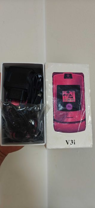 Motorola V3i impecabil la cutie
