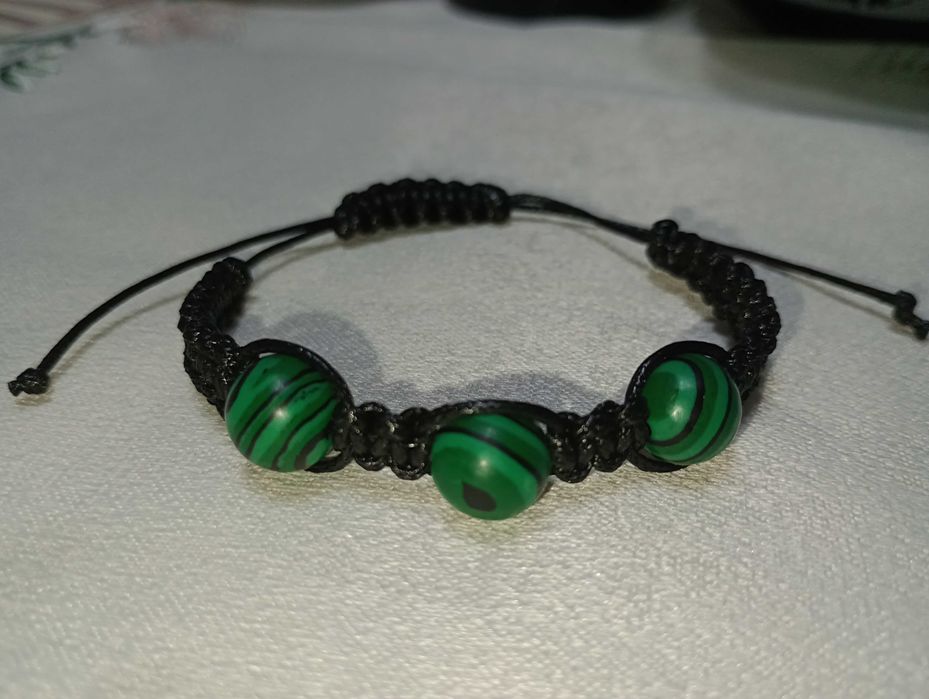 Гривни ръчно направени с доставка BOX NOW