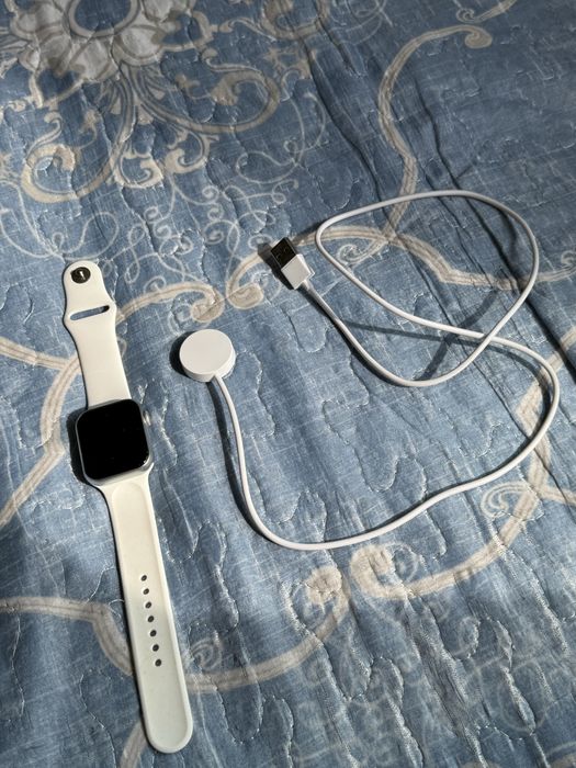 Продам смарт-часы Apple Watch