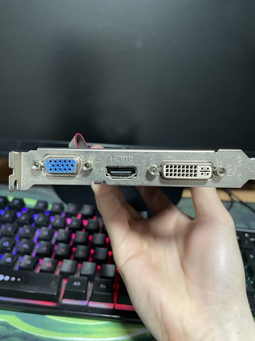 продам видеокарта gt 520