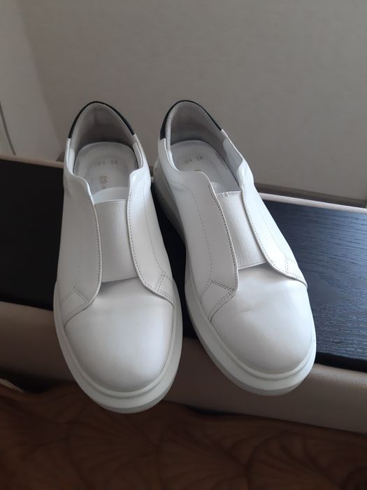 Продам кеды из натуральной кожи