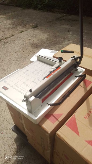 Нож за хартия формат А3 Нов