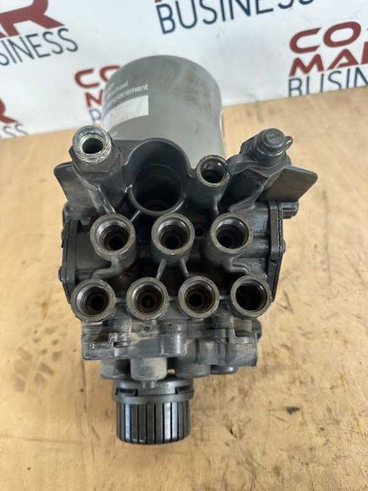 Uscator aer MERCEDES BENZ ATEGO 818 cod piesa A0014 465 464