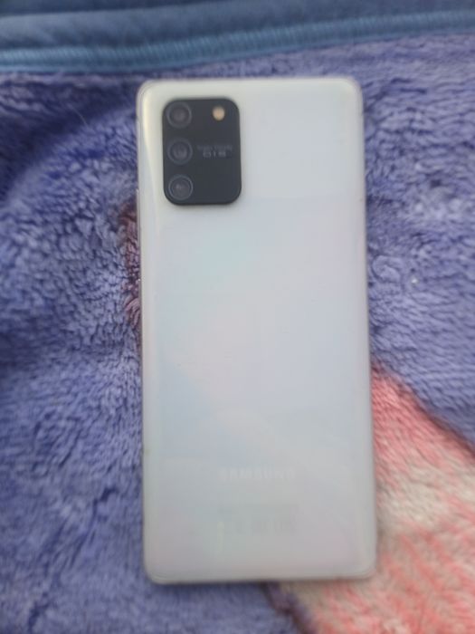 Самсунг S10 lait