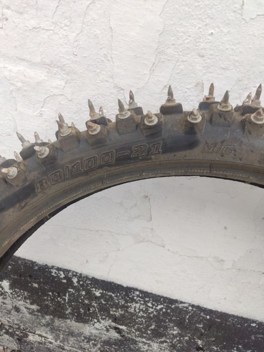 Продам зимние покрышки на мотоцикл