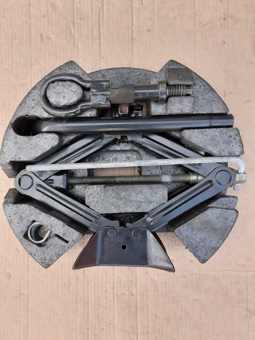 Cric,cheie de roti FORD Focus, C-max, S-max, Mondeo