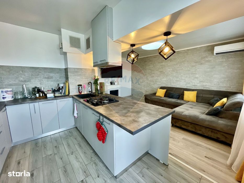 Apartament 3 camere, 80,6 mp, etaj 10 - complet renovat 2023