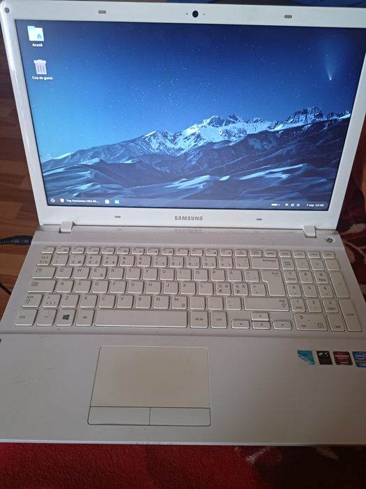 Vînd notebook samsung