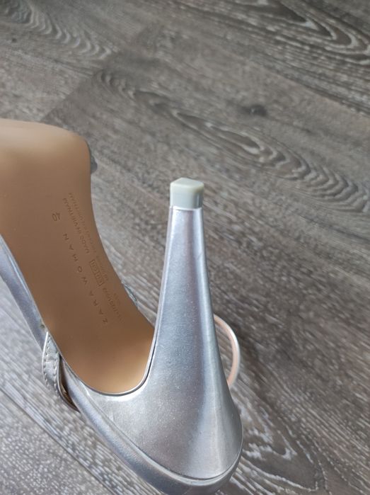 Sandale elegante  Zara Woman, noi fara eticheta, marimea 40
