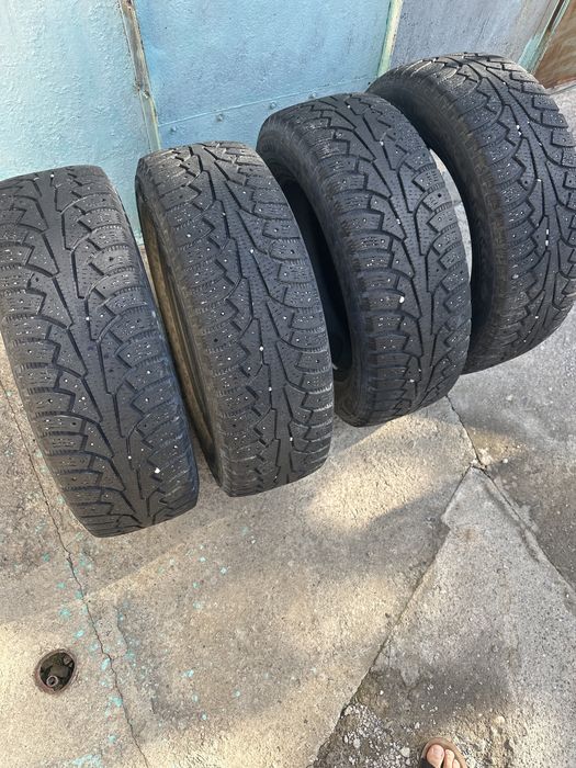 Продам зимние шины 225/65/17