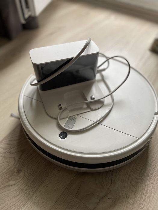 Продам робот-пылесос с гарантией