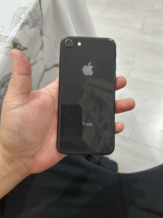 Продам iPhone SE 2020