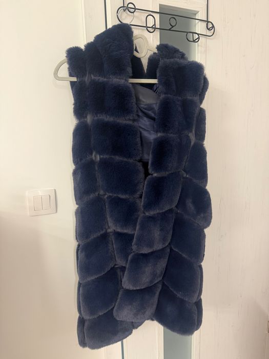 Пухкав дамски син елек