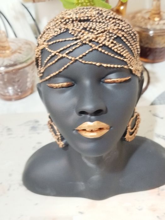 Статуэтка Африканка