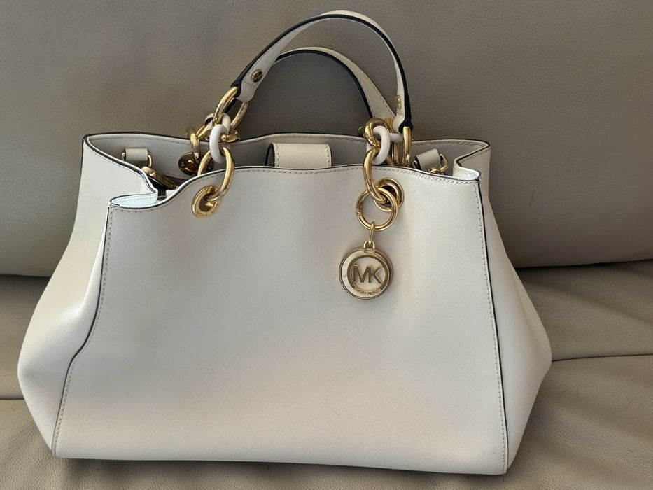 Vand geanta alba eleganta Michael Kors