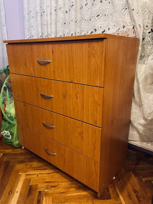 Скрин височина 90, дълж. 80, шир. 45