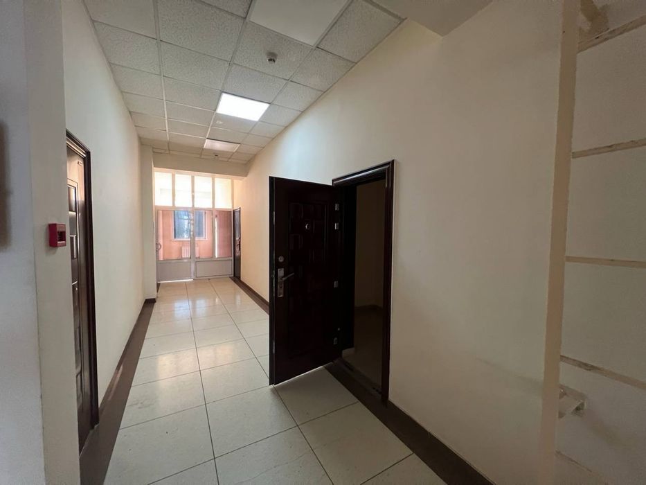 Чиланзари  Торговый Гтовый Бизнес Центр Продается