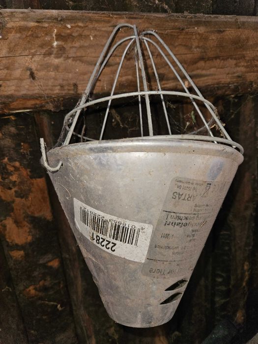 Becuri și lămpi pentru pasari si animale