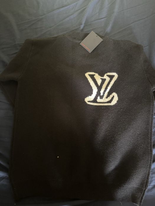 Louis vuiiton и ysl пуловери