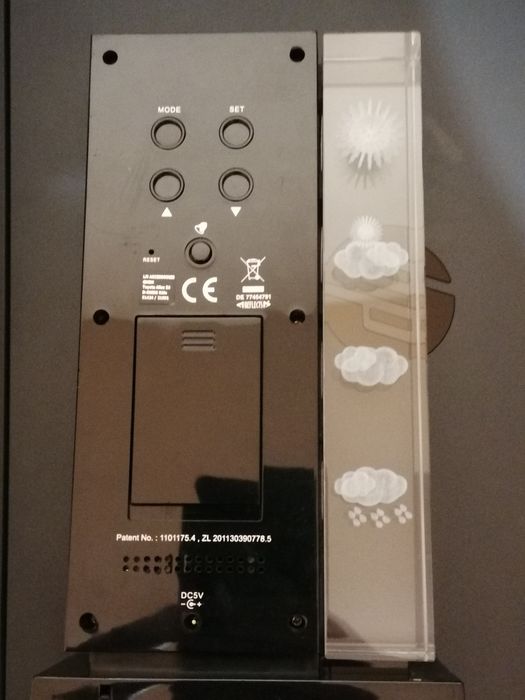 Ceas digital de birou cu multe functii