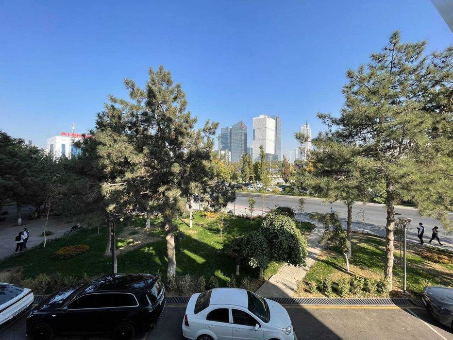 Торговое помещение / офис в аренду в NRG "U-Tower". 239кв.м.