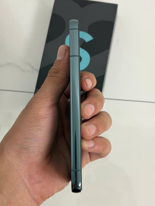 Продам Samsung s22