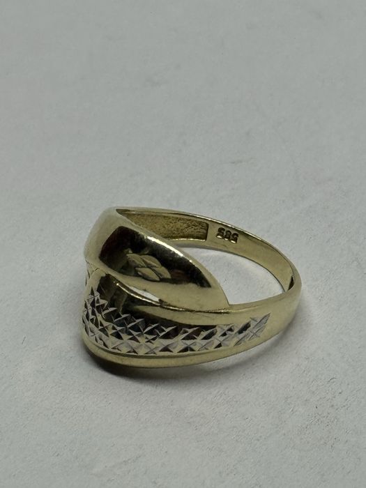 дамски златен пръстен 2.44гр 14к 585