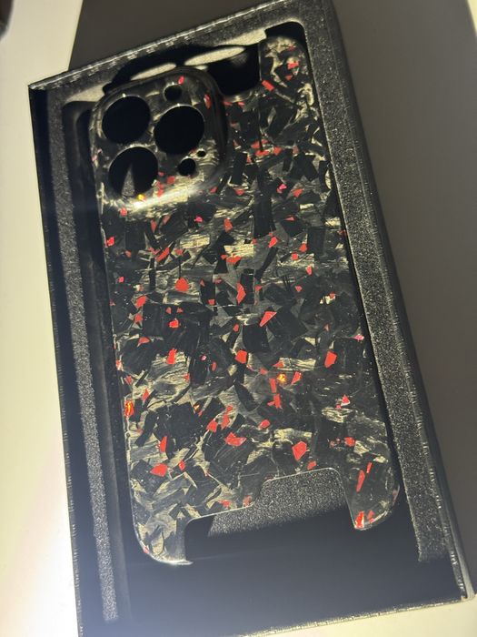CarbonCase 13 pro. Carbon chexol 13pro