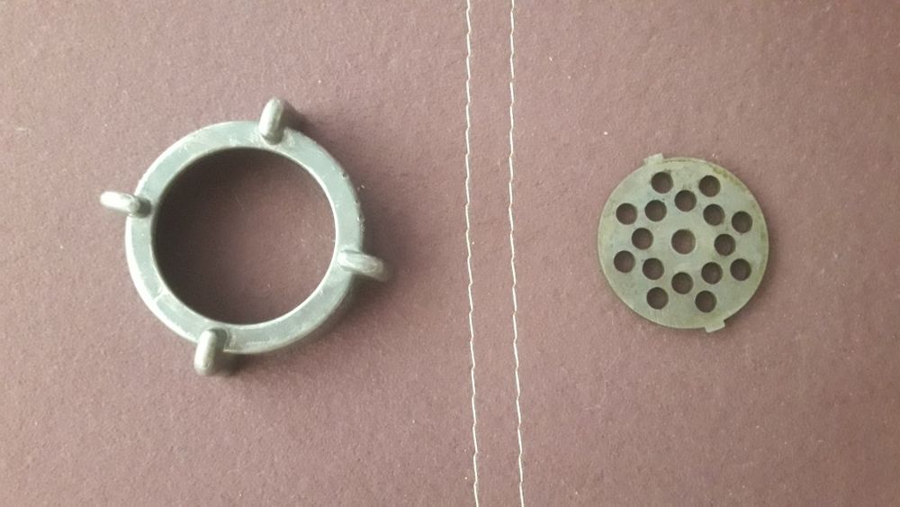 сеточка и рым болт для мясорубки