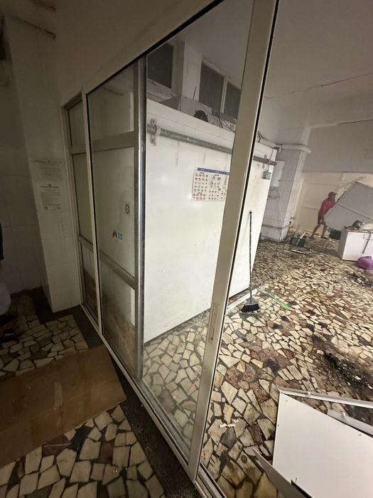 Vand termopan pentru balcon si fatada magazin