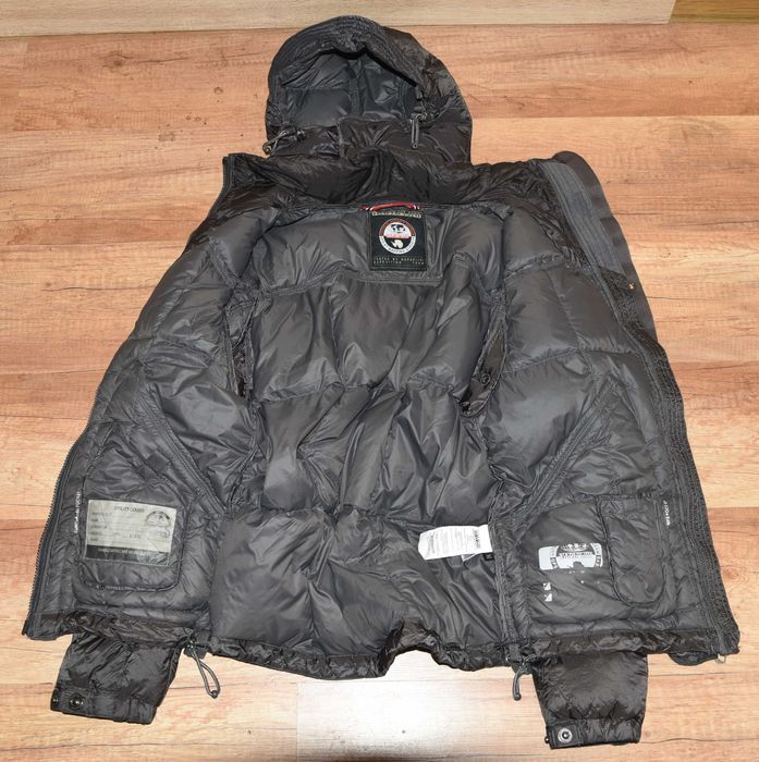 Napapijri оригинално пухено яке пухенка размер М