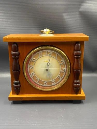 Продаётся часы  маяк в отличном состоянии