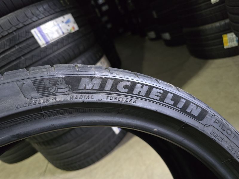 305/30/20//245/35/20 MICHELIN