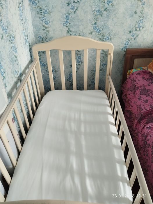 Продам детскую кроватку