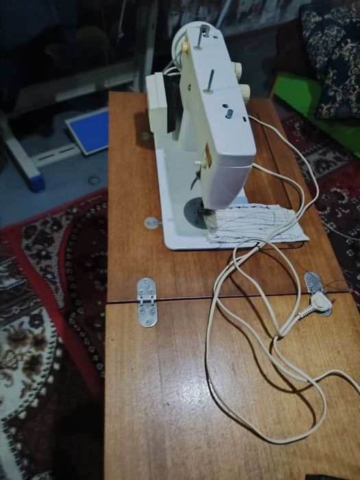 Швейная машинка сотилади