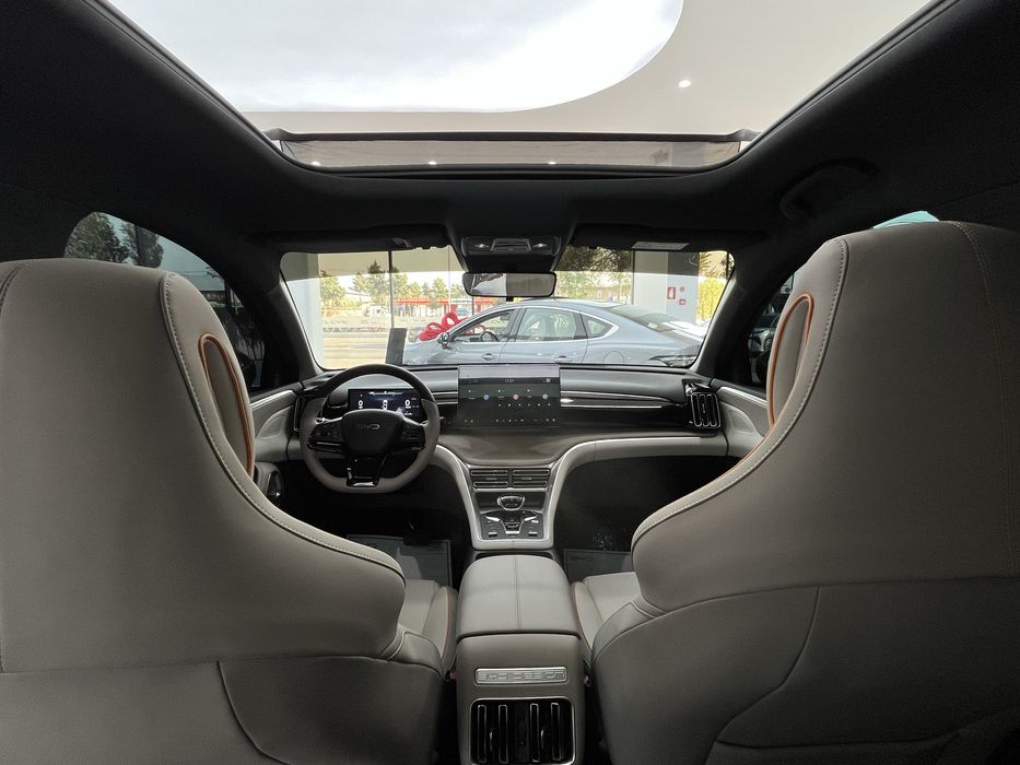 BYD Song Pro DM-i 71 Km Flagship в официалном диллерсом автосалоне BYD