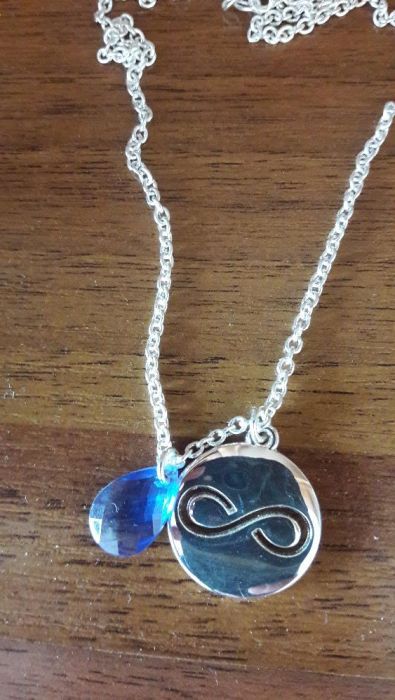 Комплект от 3 нежни колиета