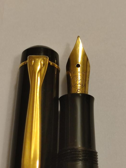 Stilou Pelikan M200  anii 1980 vintage piston unic in Romania