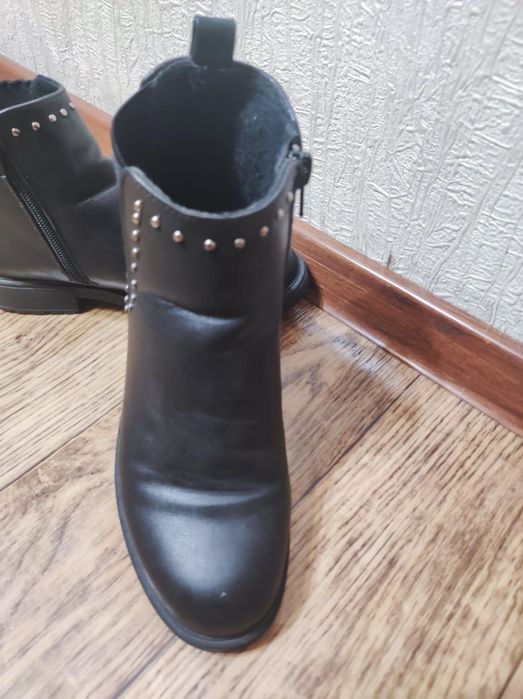 Продам детскую обувь