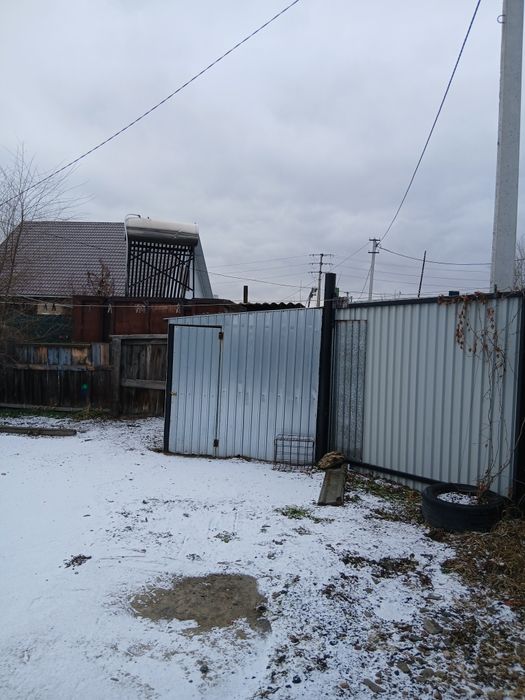 Продам пол дома в 2х квартирном доме