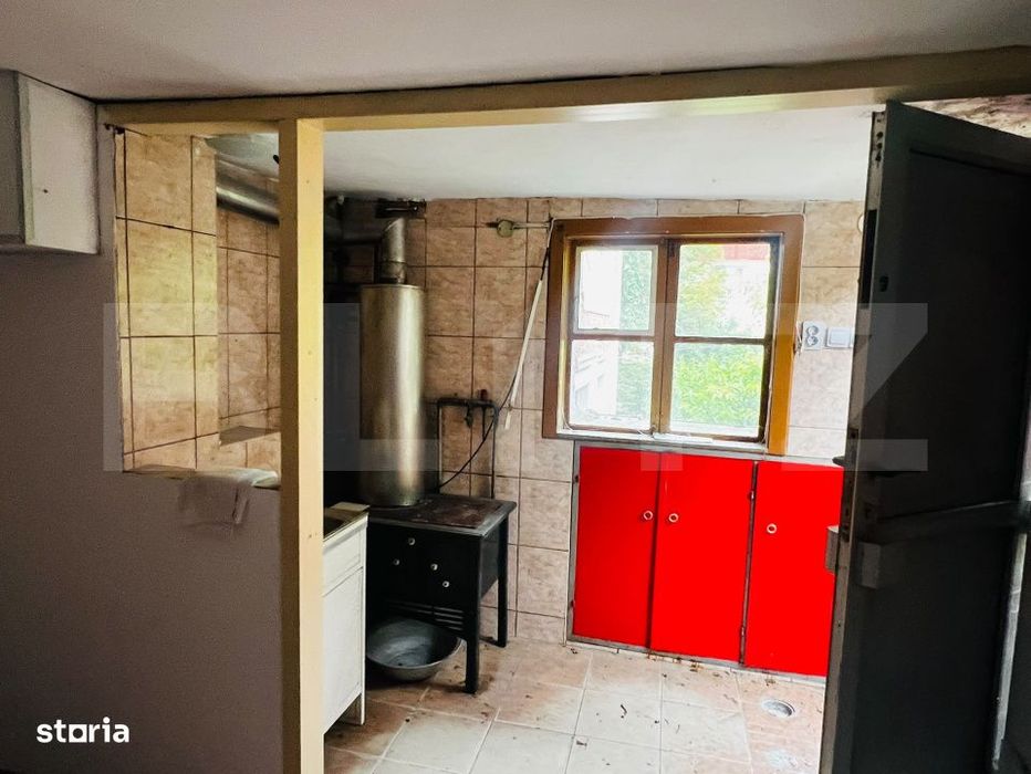 Apartament 2 camere, 74 mp, renovabil, zona Ultracentral