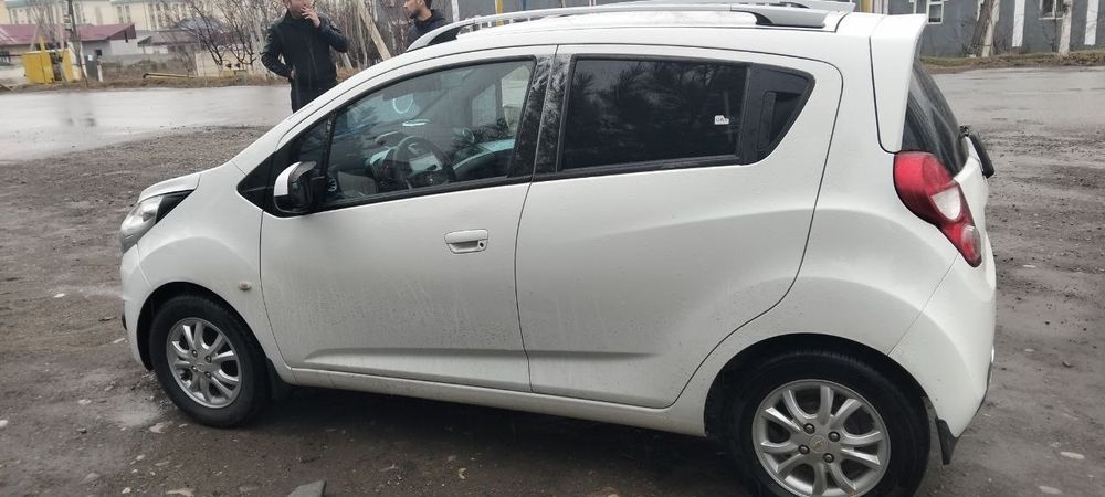 Spark sotiladi (navarotlari bilan)