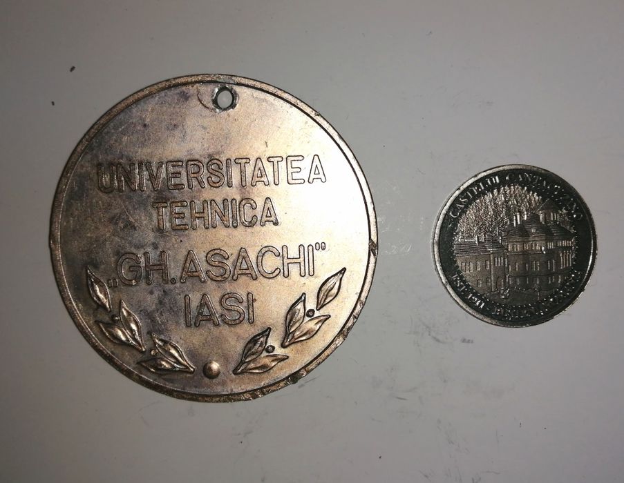Plăcute și medalii comemorative