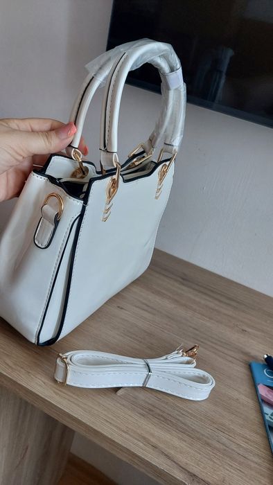 Geanta din piele lacuita