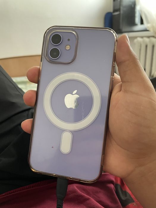 Iphone 12 в хорошем сост